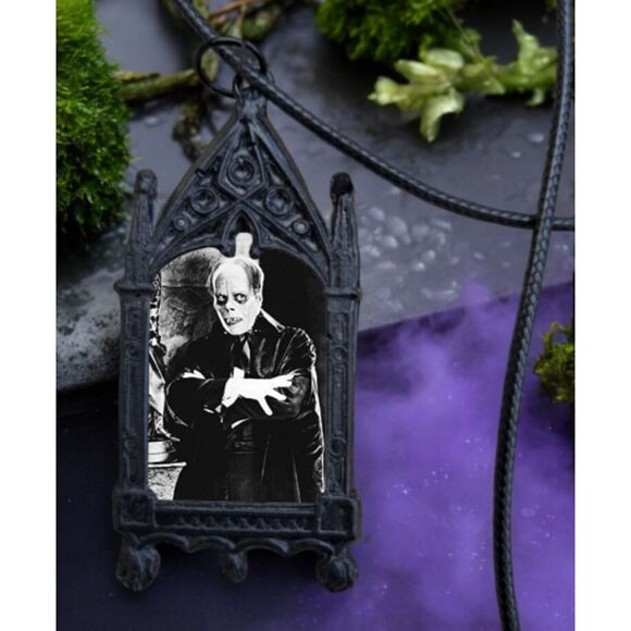 Phantom of the Opera Pendant - Horror Movie Monster Memorabilia Gothic Necklace - Picture 2 of 3